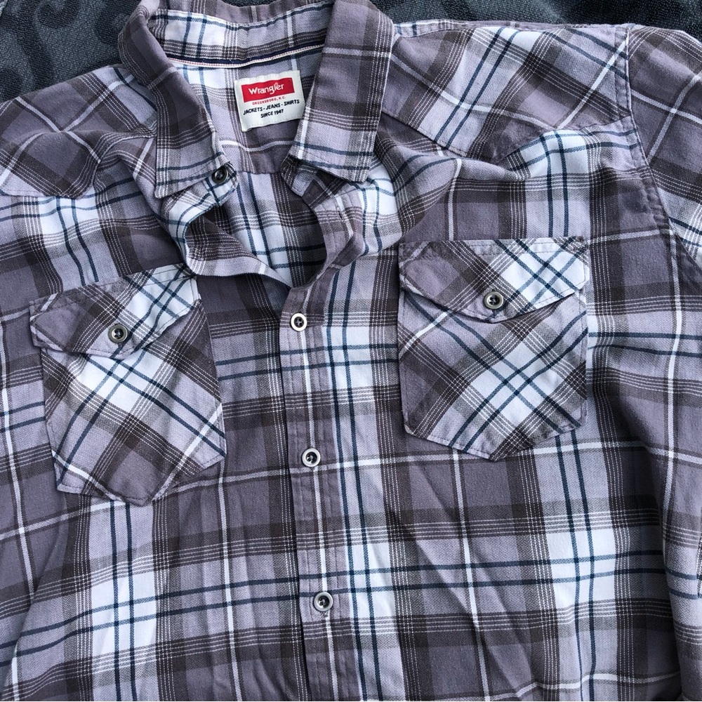 Grey plaid Wrangler shirt-Button front-Size XL Rodeo cowboy western style